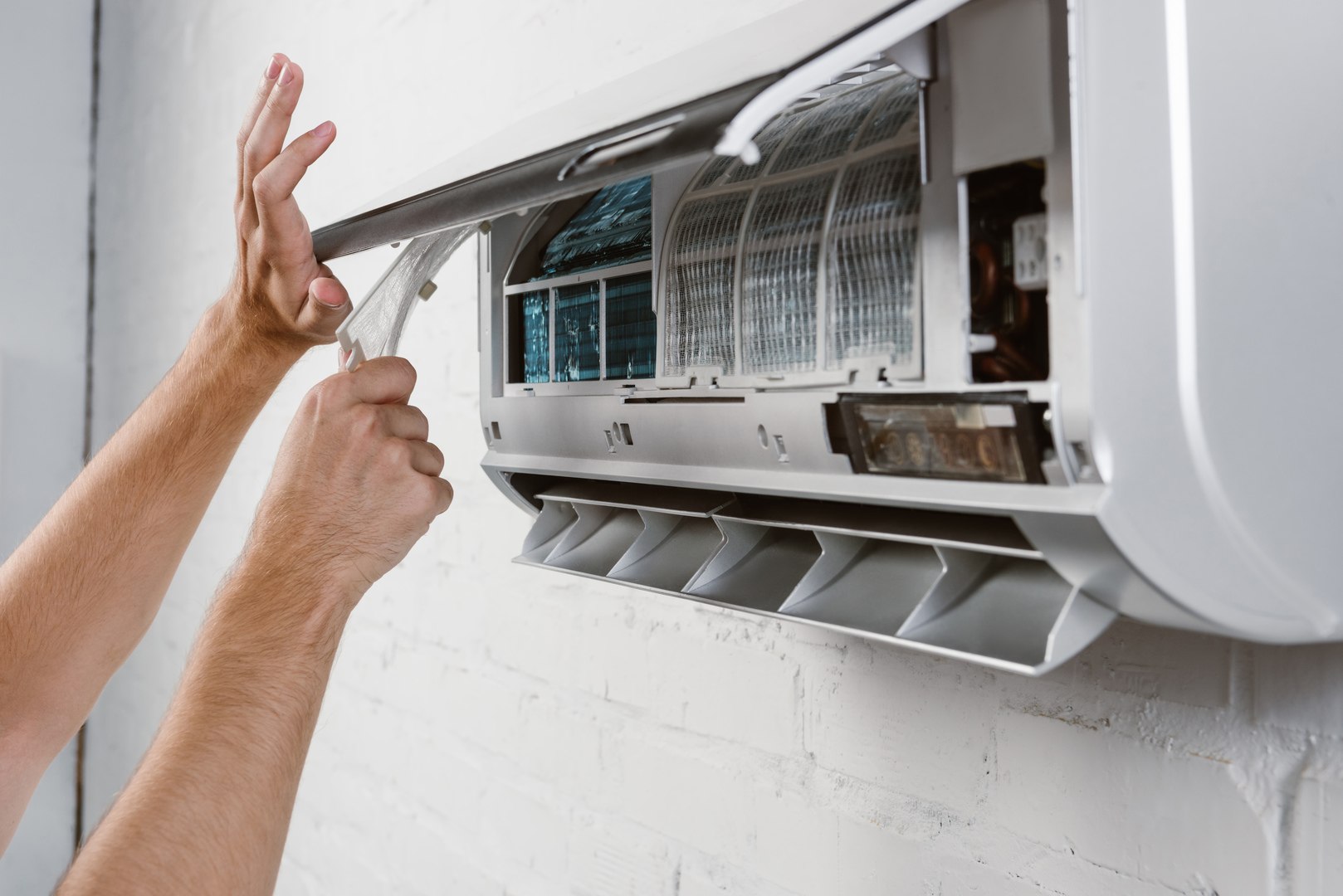 AC Cleaning and Repair in Sharjah